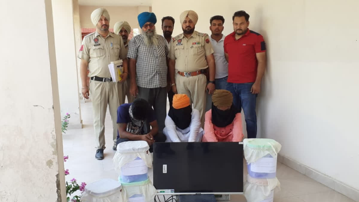 The police arrested 3 accused while solving the theft in Gurudwara Chandbhan Sahib of Faridkot.