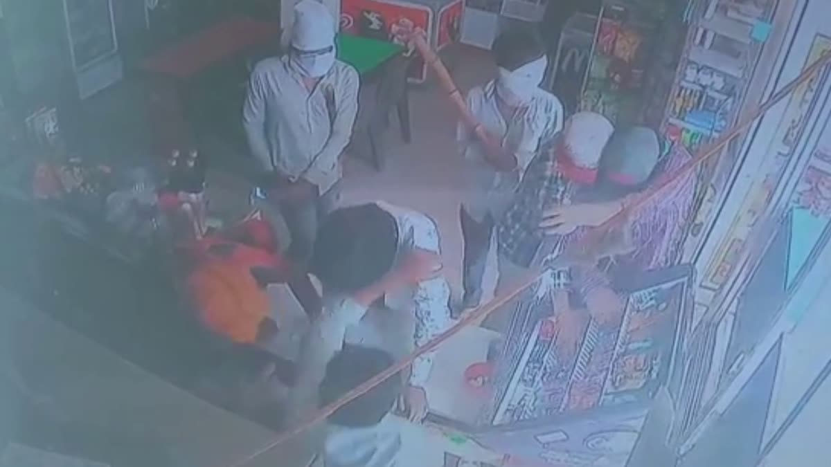 robbery in confectionery shop in Sonipat