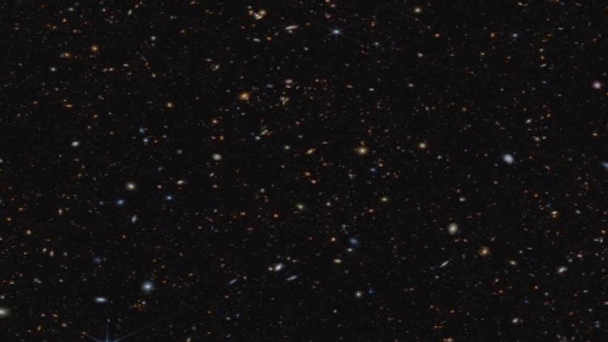 Webb telescope finds over 700 galaxies of early universe