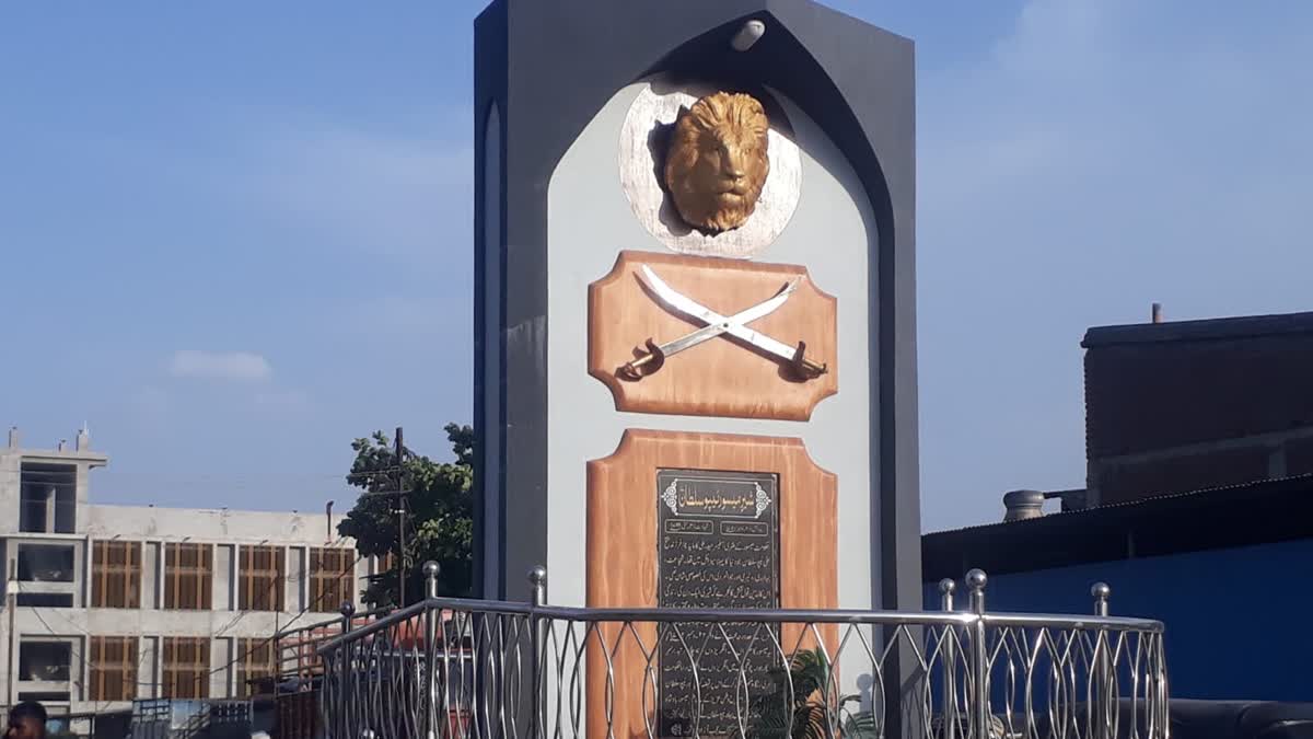 'Illegal' Tipu Sultan statue removed from city square in Maharashtra's Dhule