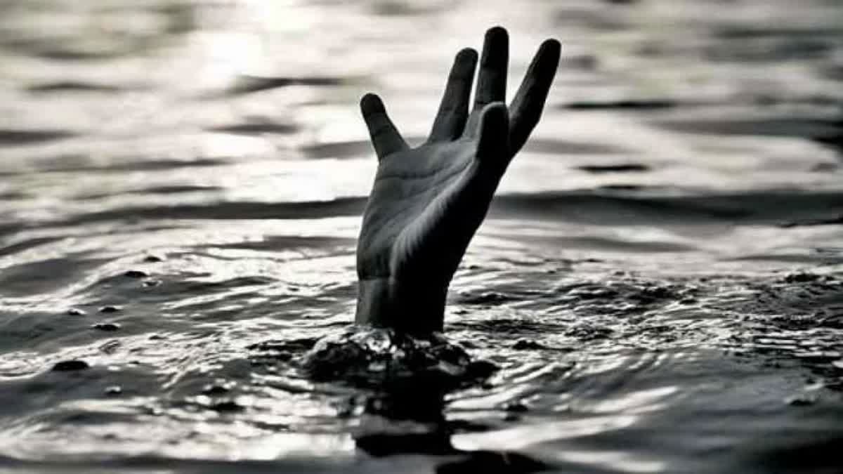 student drowned in yamuna