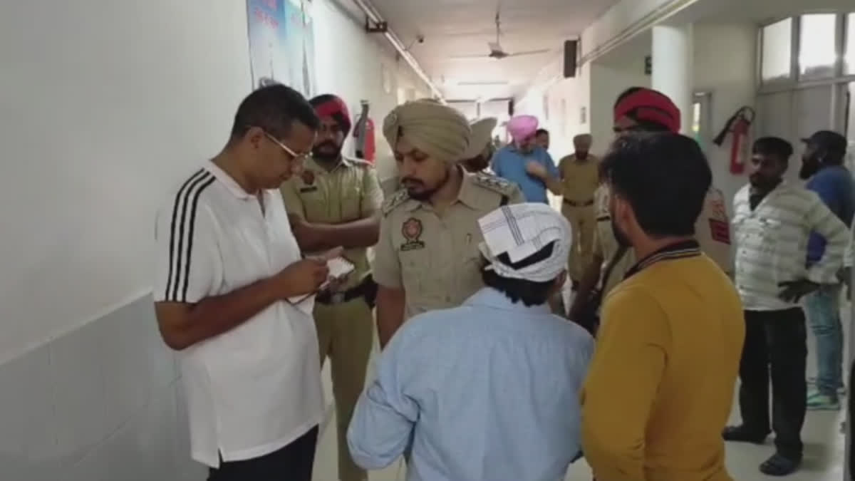 An attempt was made to strangulate a woman alone at home in Bathinda.