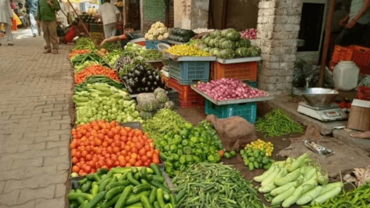 यूपी में सब्जियों के दाम  Vegetable price in UP  Vegetable price in Lucknow  UP Vegetable Price Update  लखनऊ में सब्जियों के दाम