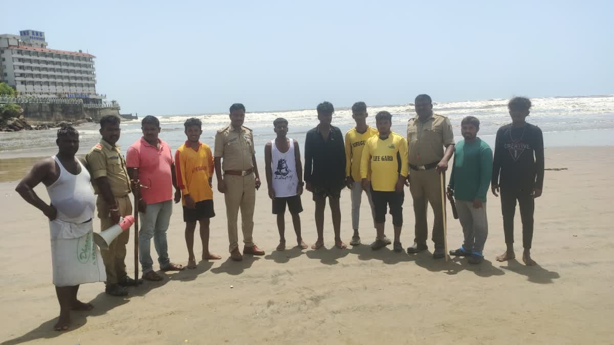 Etv Bharatone-missing-two-saved-in-murdeshwar-beach