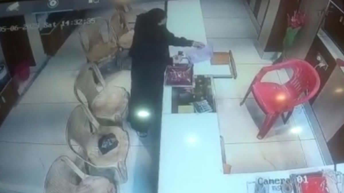 महिलाओं का दुकानों पर चोरी करने का वीडियो वायरल