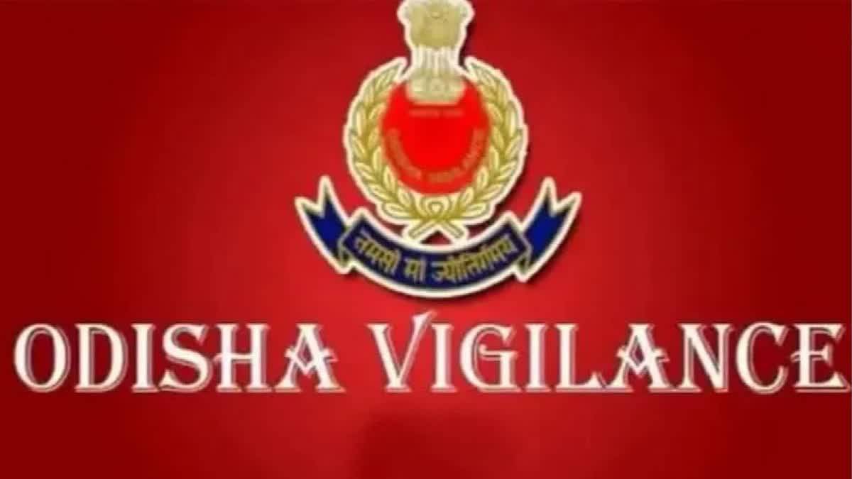 vigilance arrested two corrupt officers