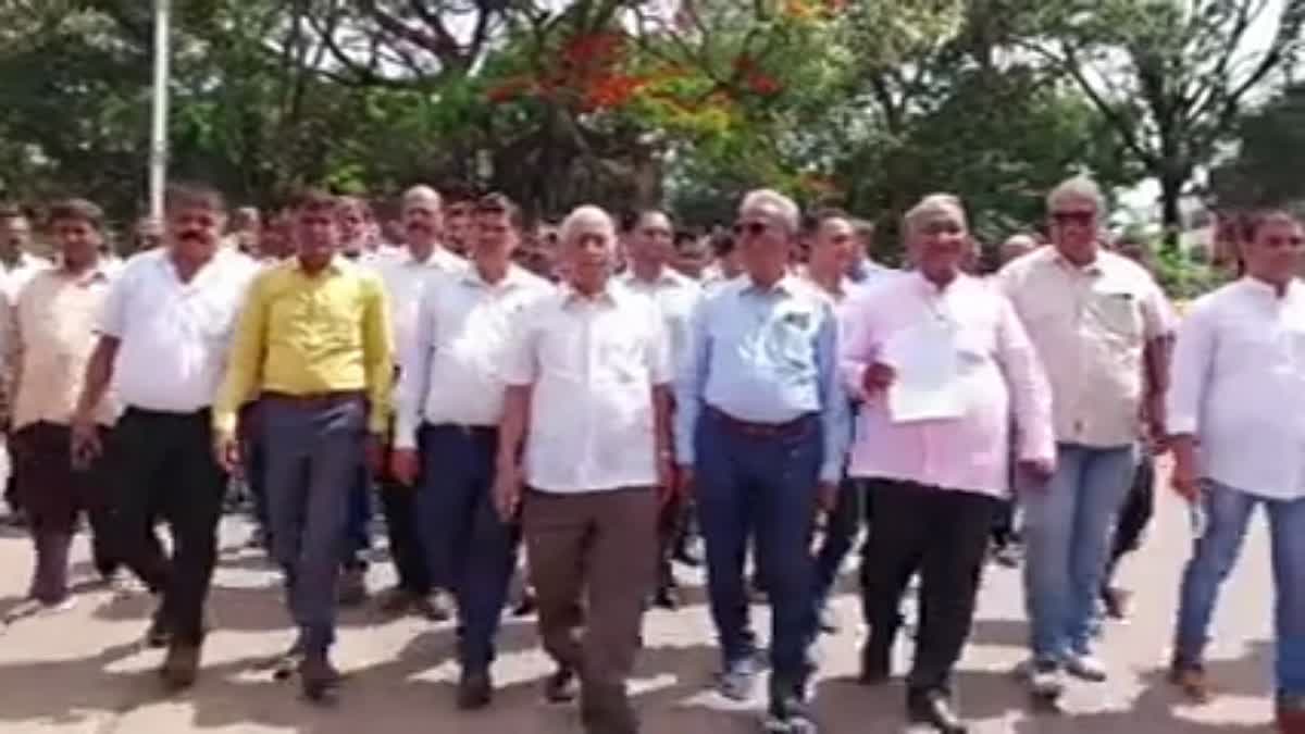 Silent march by businessmen in Belgaum