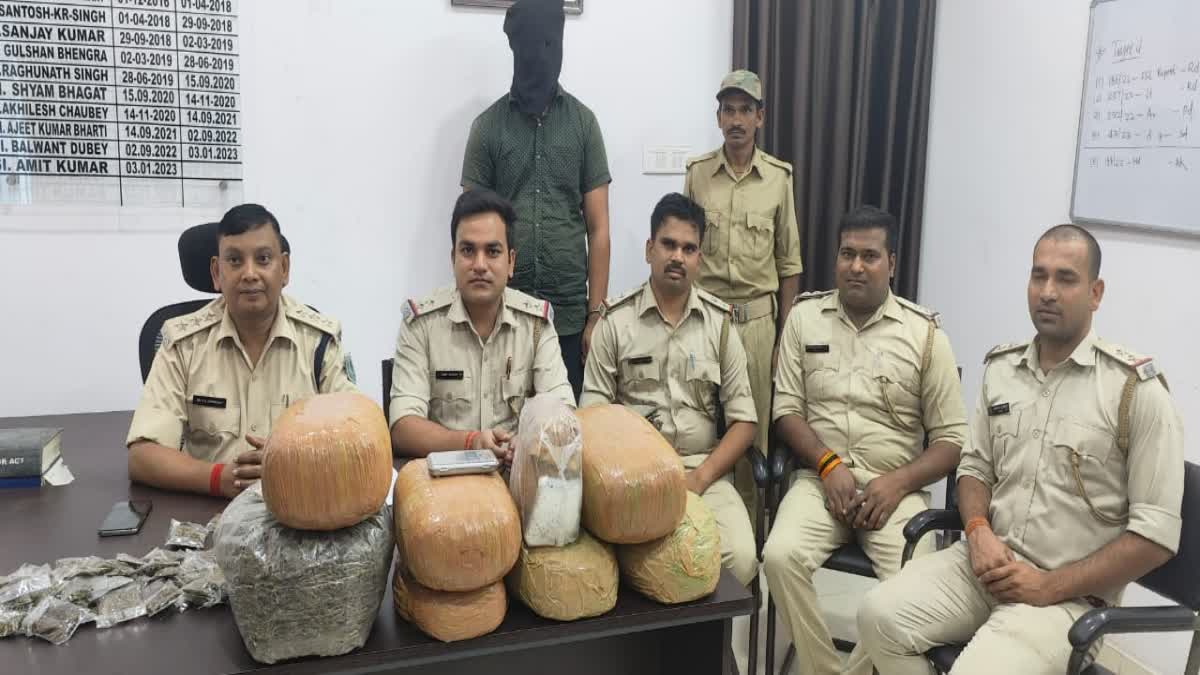 Police recovered 13.5 kilos of ganja in Ramgarh