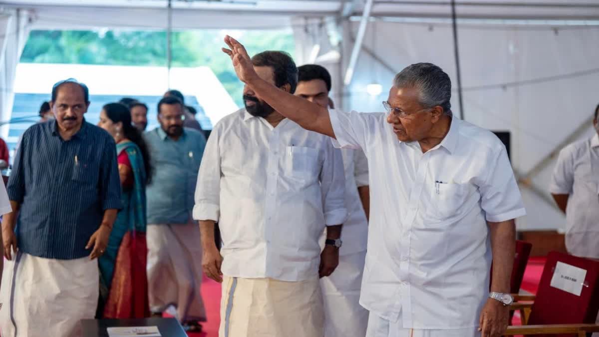 Kerala Government  Administrative achievements  ministers visit  Chief Minister and Minsters  Minsters are planning to visit districts  ഭരണനേട്ടങ്ങള്‍ ജനങ്ങളിലെത്തിക്കാന്‍  ഭരണനേട്ടങ്ങള്‍ ജനങ്ങളിലെത്തിക്കാനൊരുങ്ങി  സര്‍ക്കാര്‍  മുഖ്യമന്ത്രിയും മന്ത്രിമാരും  മുഖ്യമന്ത്രിയും മന്ത്രിമാരും നേരിട്ടെത്തും  ഭരണനേട്ടങ്ങള്‍  മുഖ്യമന്ത്രി  ജില്ലയിലെ പ്രശ്‌നങ്ങള്‍  മേഖല യോഗങ്ങള്‍  ജില്ല കലക്‌ടര്‍  തിരുവനന്തപുരം