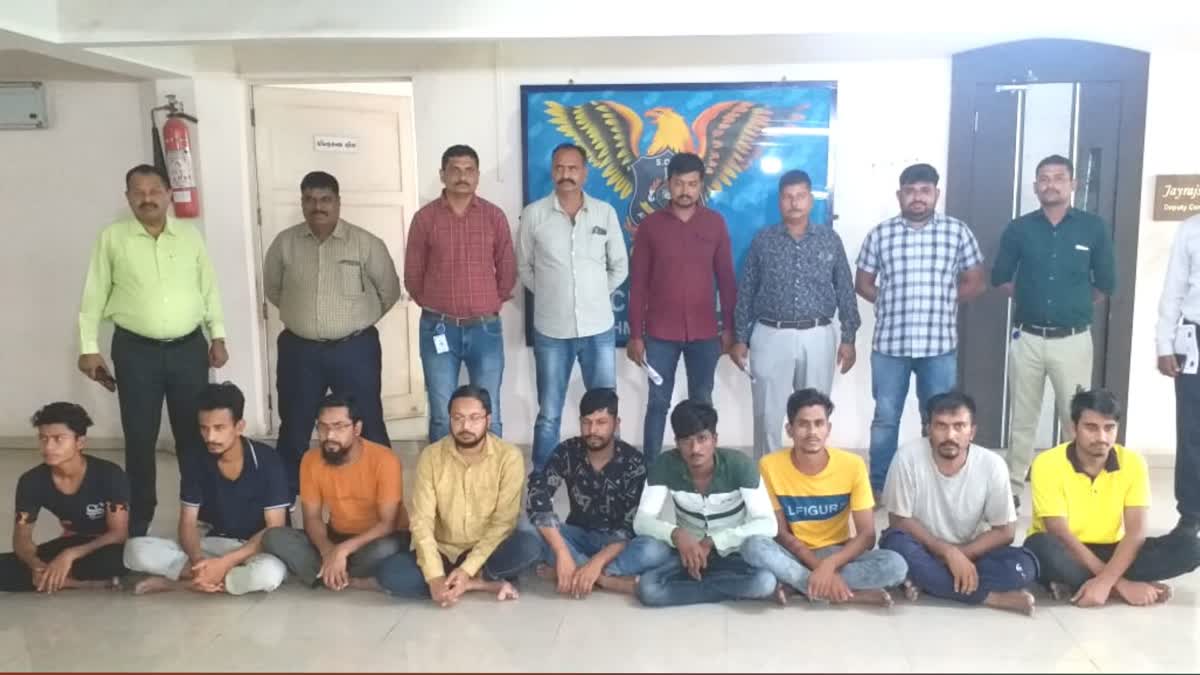 13-bangladeshis-were-arrested-for-creating-bogus-documents-in-ahmedabad