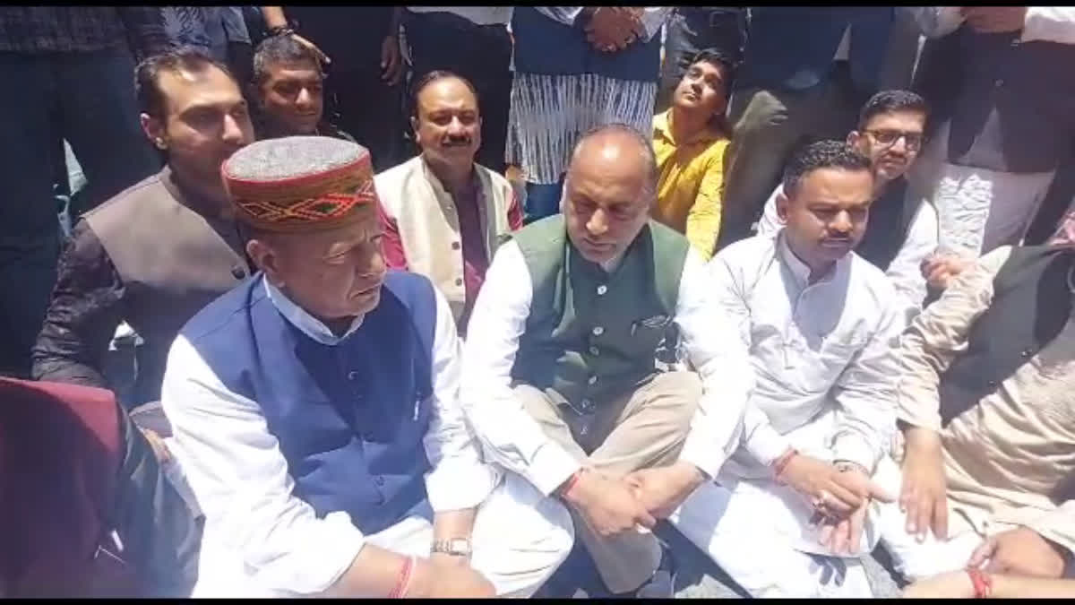 jairam thakur rajeev bindal stopped from entering in salooni chamba