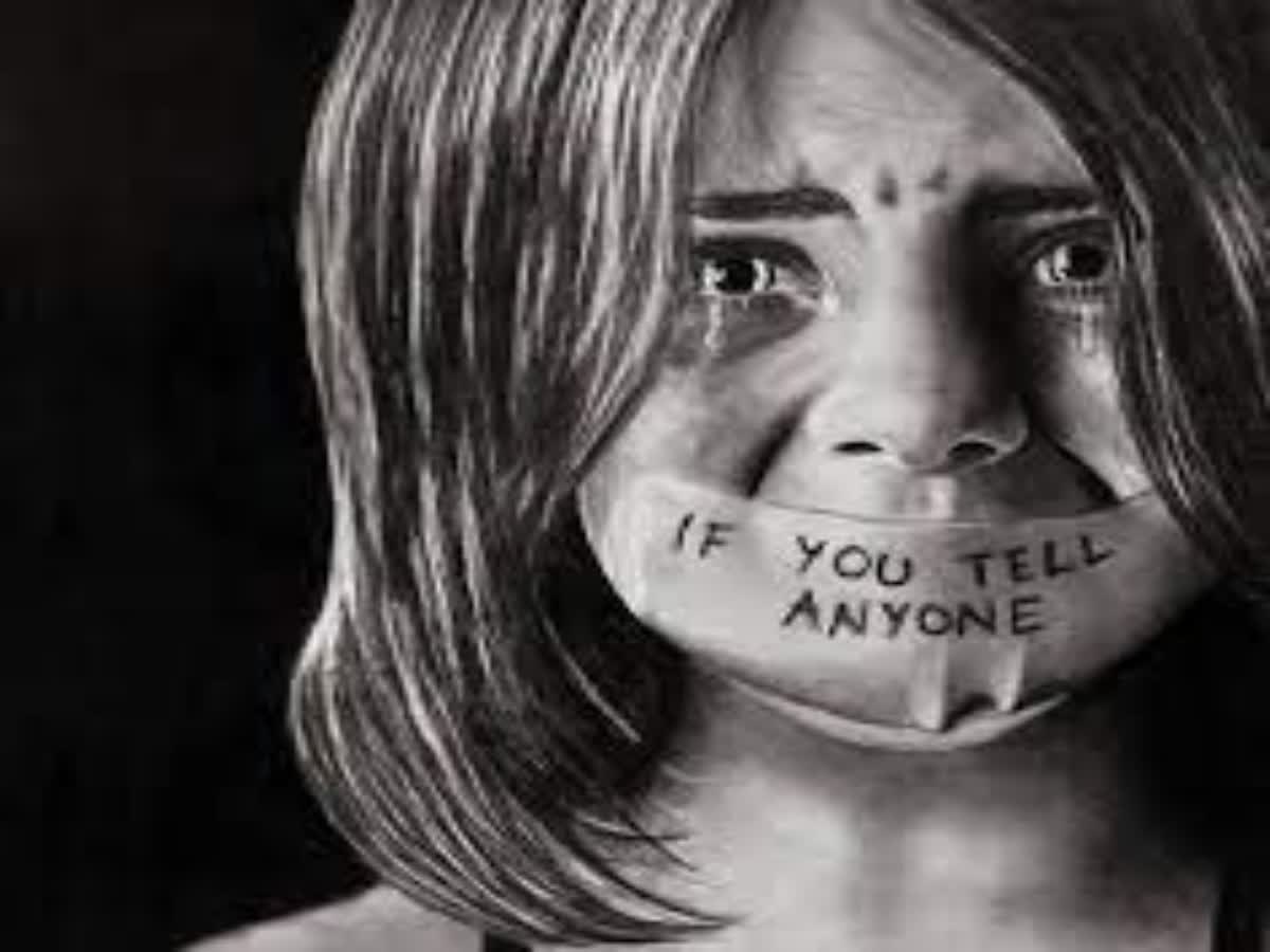 ரூ.55 ஆயிரத்திற்காக பேத்தியை விற்ற பாட்டி.! - பாலியல் வன்கொடுமை பரிதாபம்!, a-13-year-old-girl-child-was-sold-by-her-grand-mother-and-she-faced-sexual-abuses