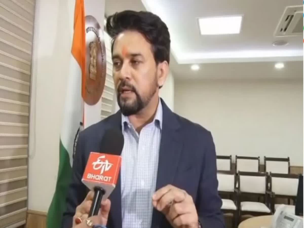 Anurag Thakur On Article 370 آرٹیکل 370 کی منسوخی کے بعد کشمیر میں قومی پرچم لہرانے پر کوئی