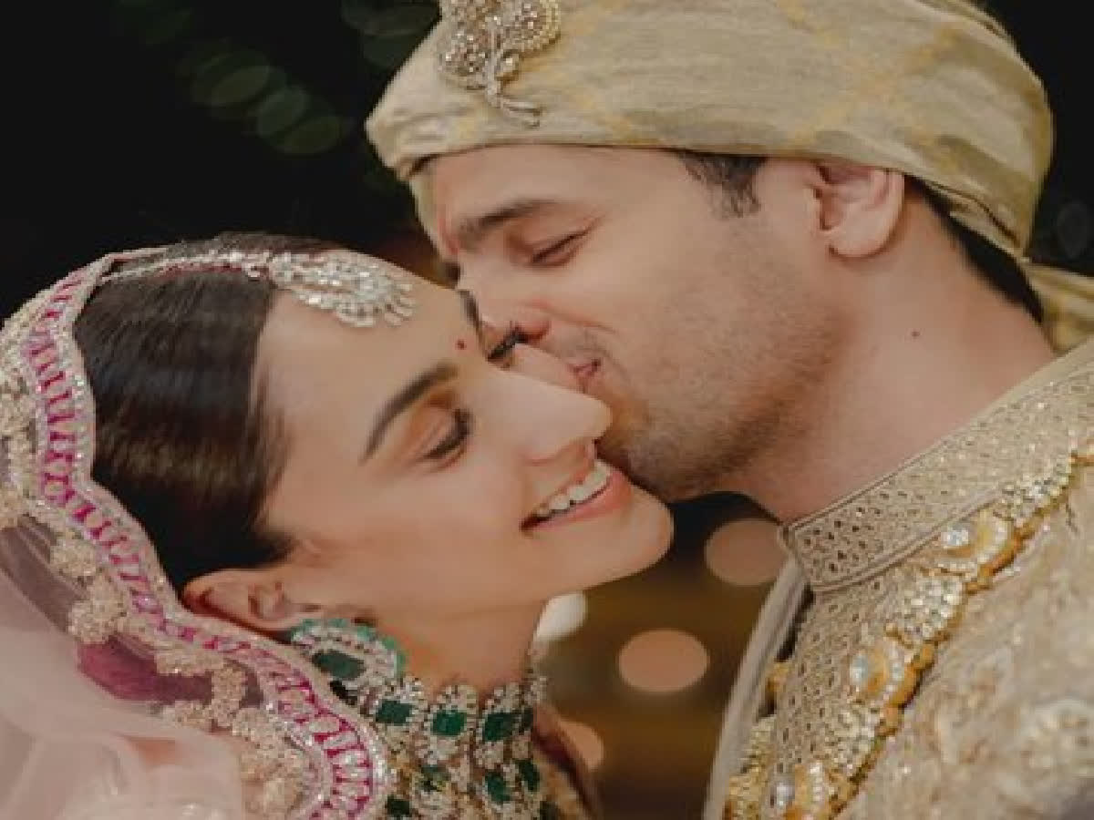 மணக்கோலத்தில் ஜொலிக்கும் சித்தார்த் - கியாரா ஜோடி புகைப்படங்கள்!, sidharth-malhotra-and-kiara-advani-wedding-pictures