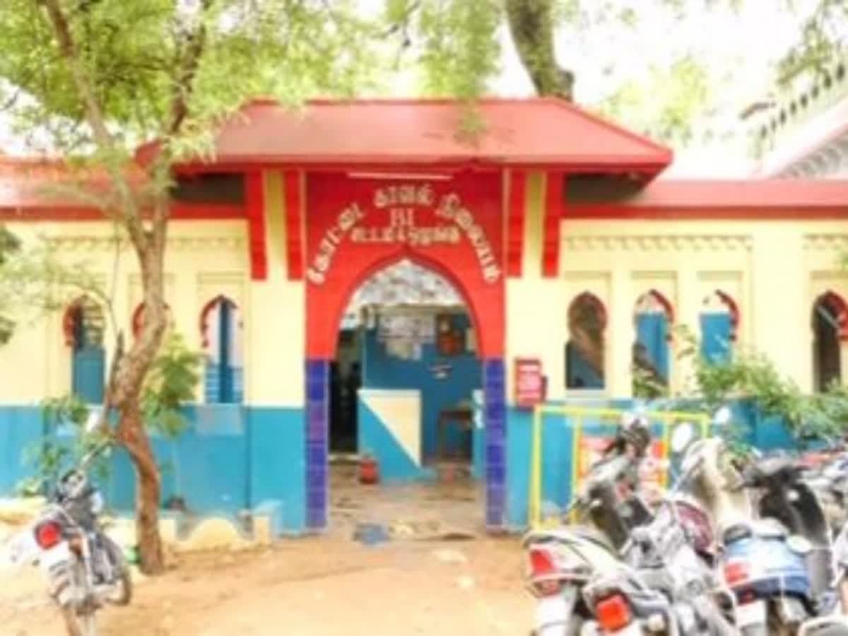 காலையில் கல்யாணம்.. ஜவுளிக்கடையில் மணப்பெண் ஓட்டம்.. நடந்தது என்ன?, bride-missing-from-textile-shop-in-trichy-police-investigation