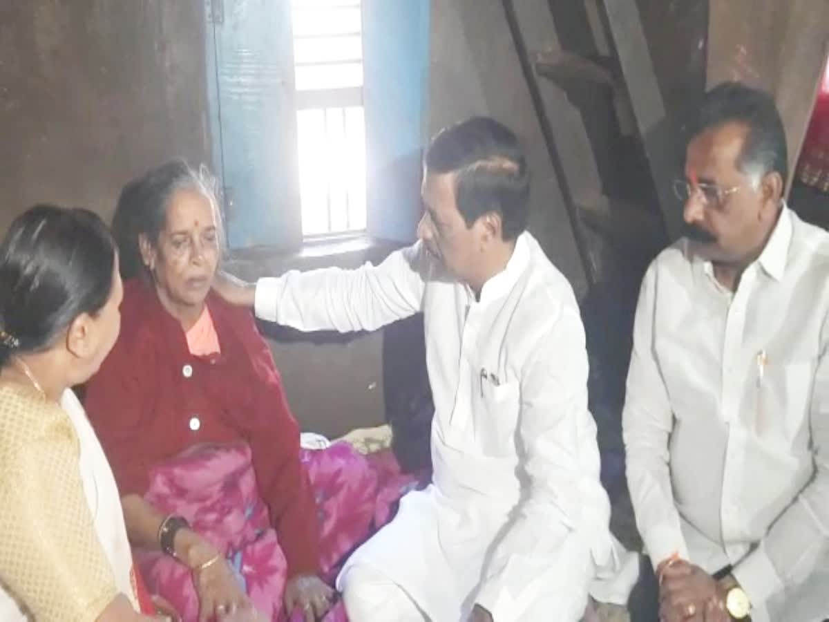 Vinayak Raut Met Warishe Family