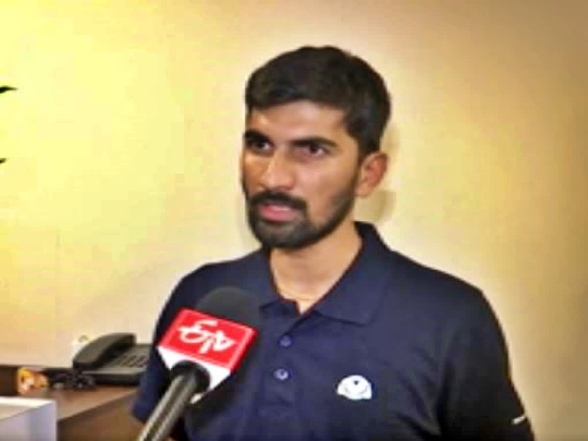 6 மணி நேரத்தில் 22 வெப் பேஜ்கள்: மென்பொறியாளர் சாதனை, andhra-young-engineer-bhanu-creates-22-web-pages-6-hours-sets-world-record