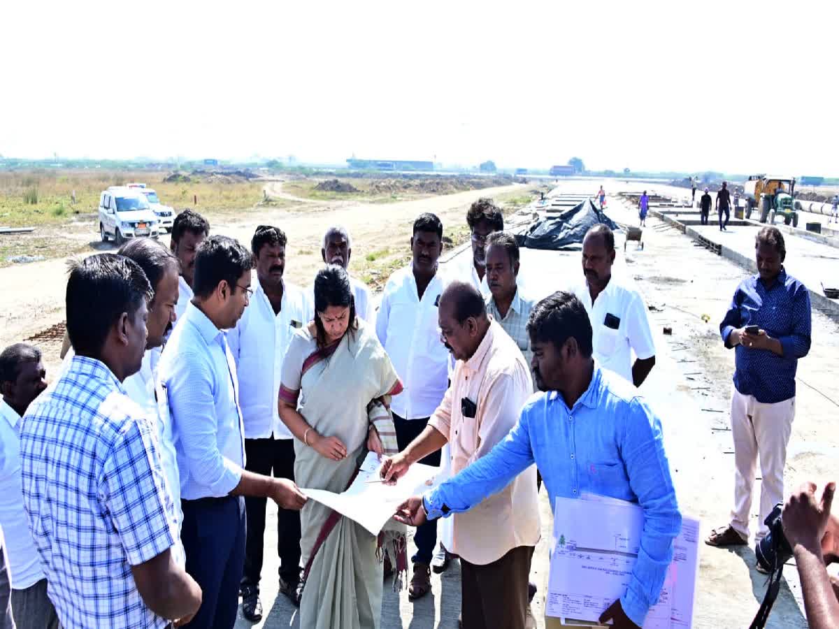 சர்வதேச அறைகலன் பூங்காவில் கனிமொழி எம்பி ஆய்வு, mp-kanimozhi-inspect-international-furniture-park-in-thoothukudi