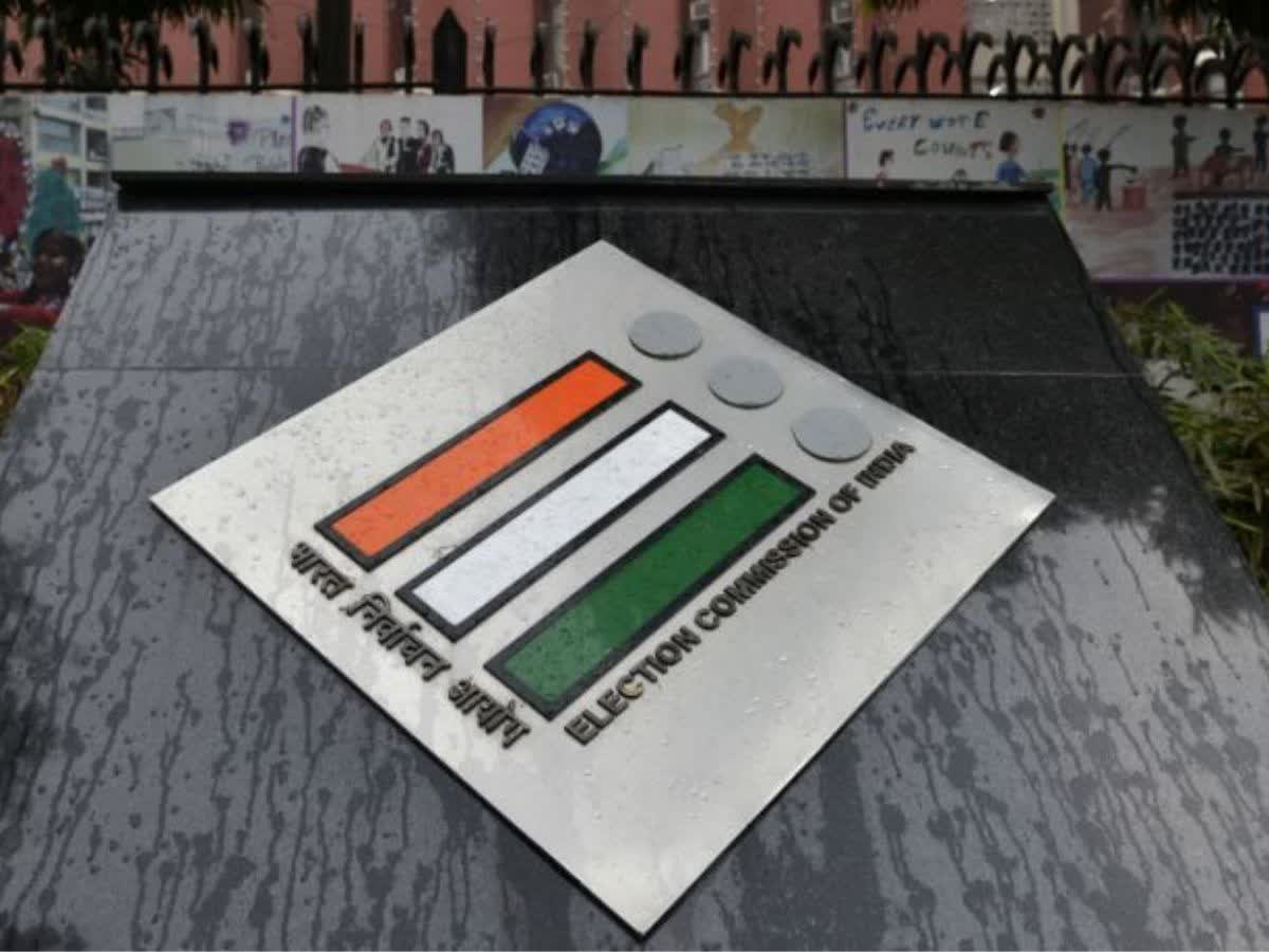 ஈரோடு தேர்தல் பிரச்சாரத்தில் குழந்தைகள்.. வேடிக்கை பார்க்கிறதா தேர்தல் ஆணையம்!, political-parties-using-children-in-election-campaigns-in-erode-east-by-poll-child-welfare-activists-condemn