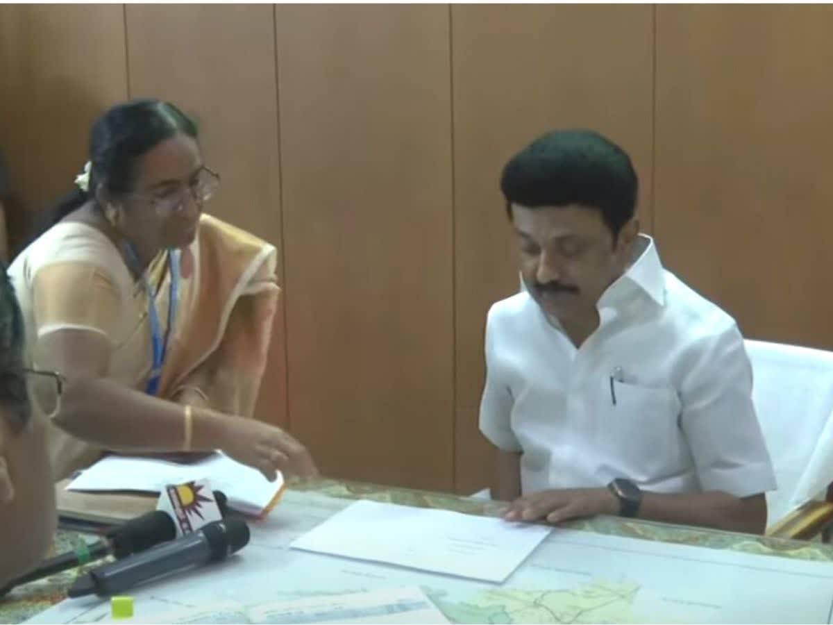 MK Stalin: சேலத்தில் சுற்றுப்பயணம்.. ஓமலூர் தாசில்தார் அலுவலகத்தில் ஆய்வு!, tamil-nadu-chief-minister-mk-stalin-salem-visit
