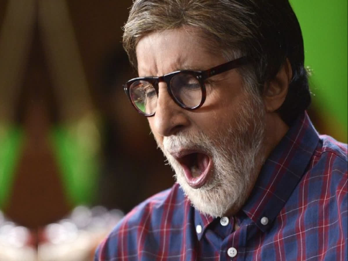 Amitabh Bachchan New Photo : सुबह 3 बजे शूट खत्म कर ऐसा हो गया अमिताभ ...