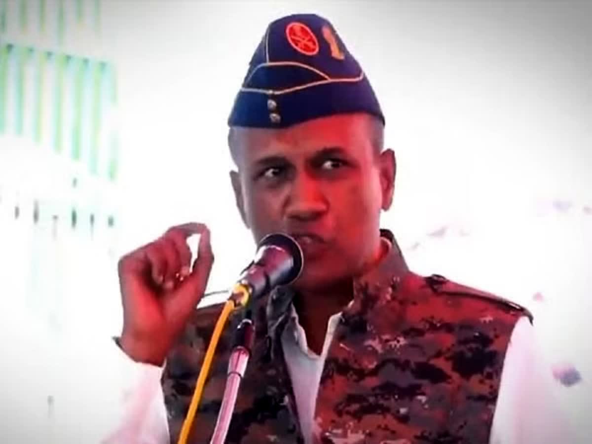 தமிழ்நாட்டுக்கு 'வெடிகுண்டு மிரட்டல்' விடுத்த முன்னாள் ராணுவ வீரர் மீது வழக்குப்பதிவு!, fir-registered-against-colonel-panidyan-for-bomb-threatening-to-tamilnadu