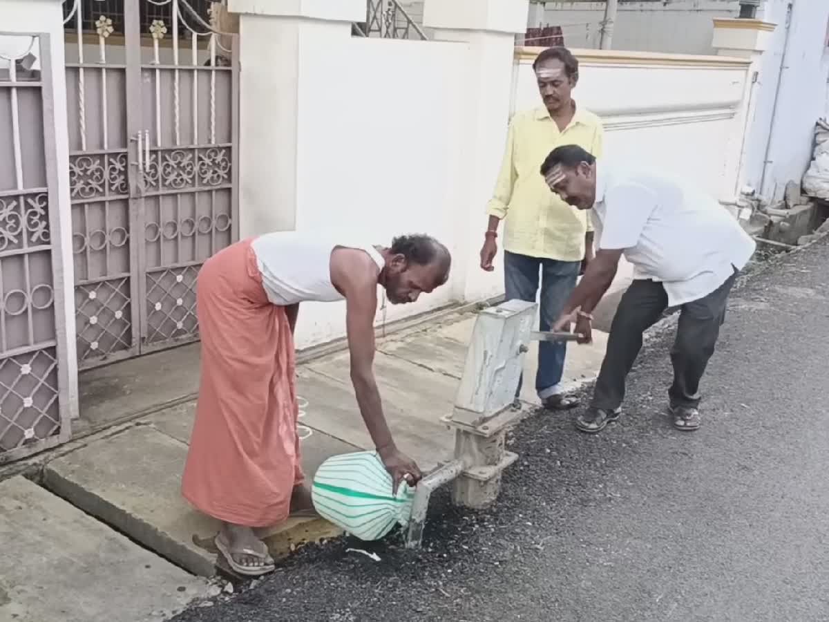 அடி குழாயுடன் சேர்த்து சாலை.. பழனி மக்கள் அவதி.. அதிகாரிகள் மீது நடவடிக்கை பாயுமா?, the-public-inconvenience-as-the-tarsal-has-been-constructed-along-with-the-existing-underground-pipe-in-palani