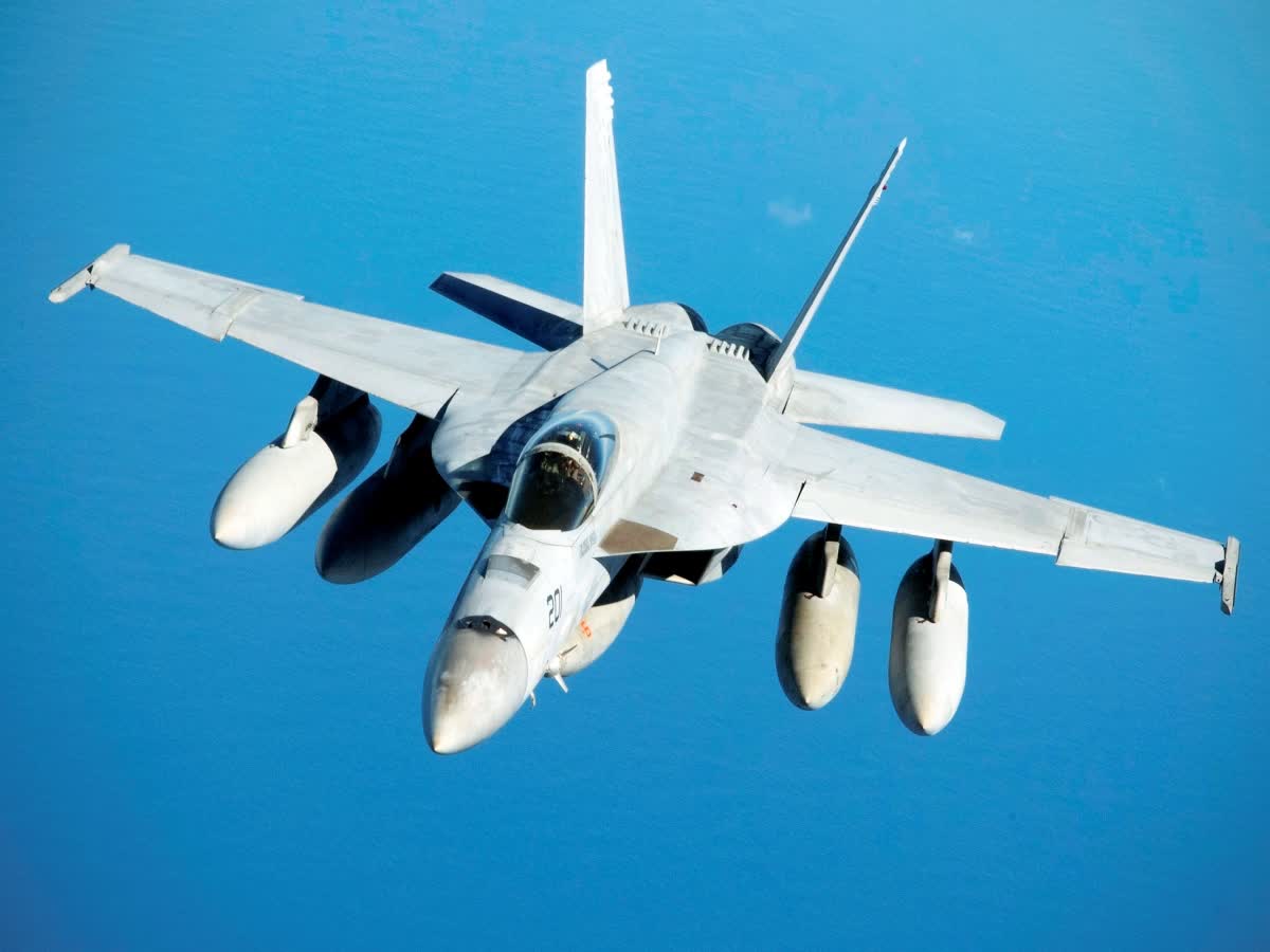 'Top Gun Plane' உற்பத்தி நிறுத்தம் - போயிங் அதிரடி அறிவிப்பு, boeing-announced-to-end-production-of-top-gun-planes