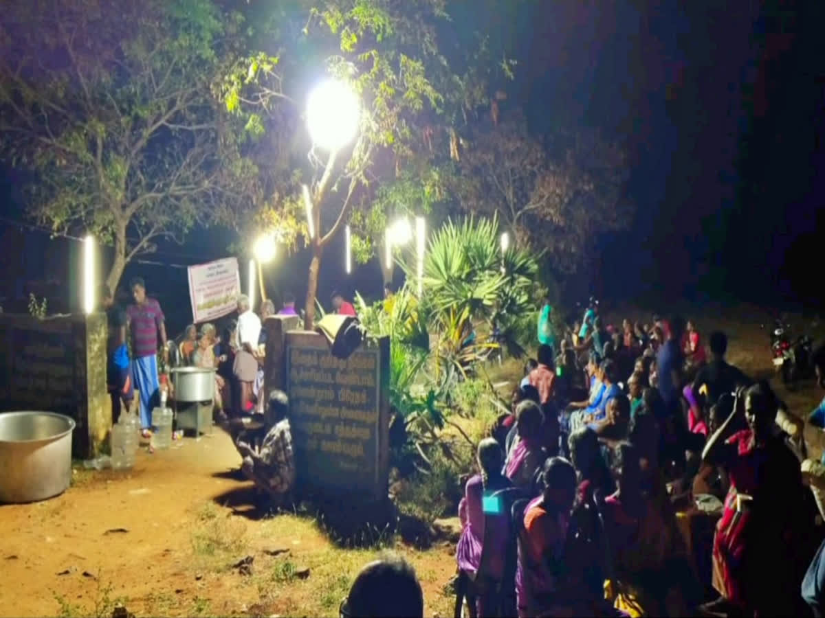 சுடுகாட்டில் குடியேறி சமையல் செய்த மக்கள்.. தென்காசியில் நடந்து என்ன?, objection to change of town name people protest in tenkasi graveyard