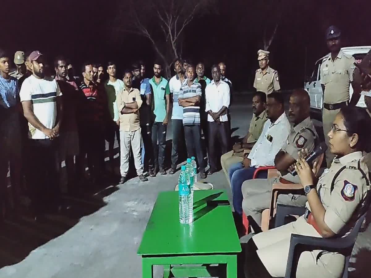 புலம்பெயர் தொழிலாளர்களிடம் குறைகளை கேட்டறிந்த மயிலாடுதுறை எஸ்.பி!, mayiladuthurai superintendent of police consulted with the northern state workers