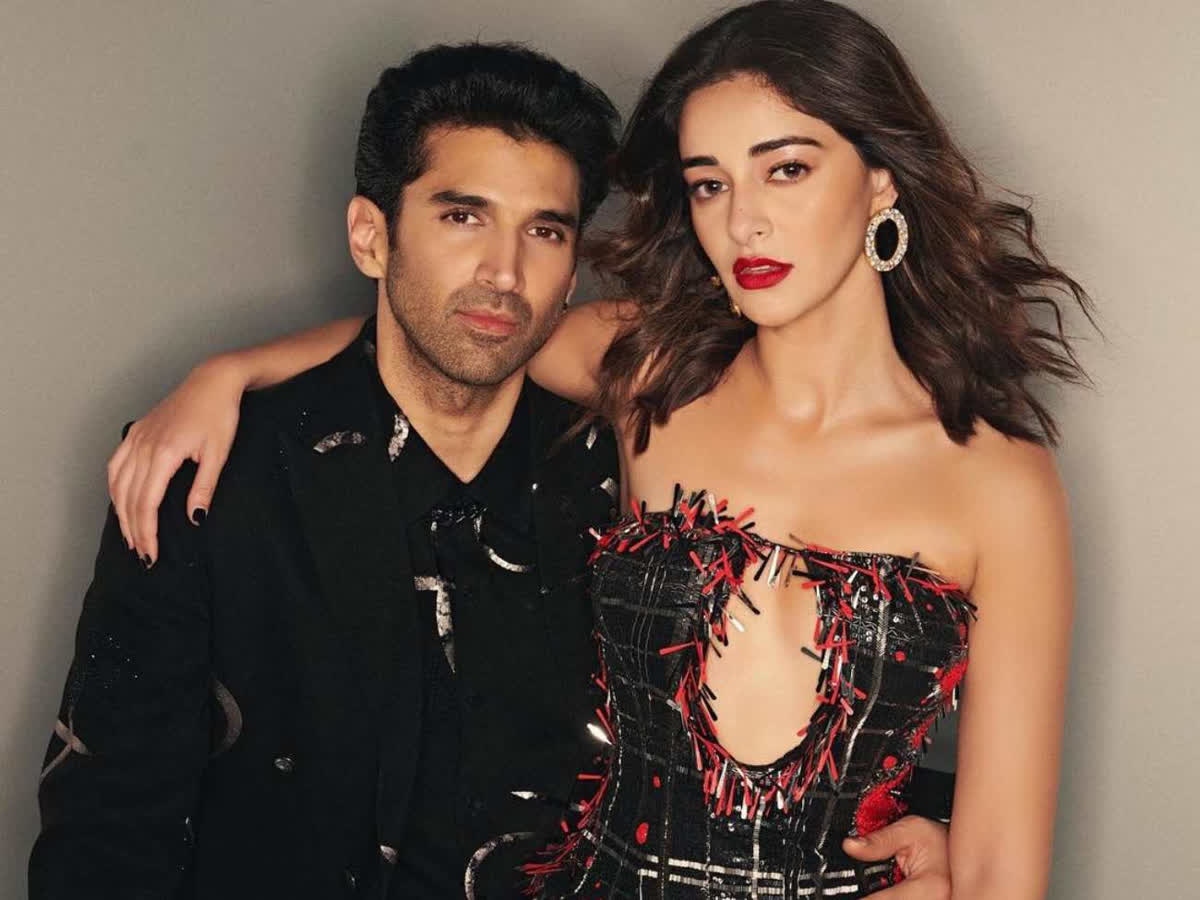 Ananya Panday's Mother Reacts To Her Pictures With Rumoured BF Aditya ...