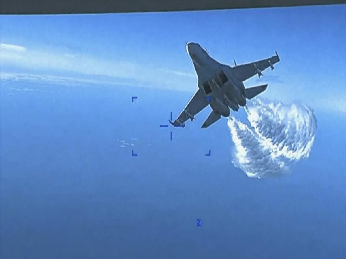 US releases video of Russian jet dumping fuel on its drone, usreleasesvideoofrussianjet