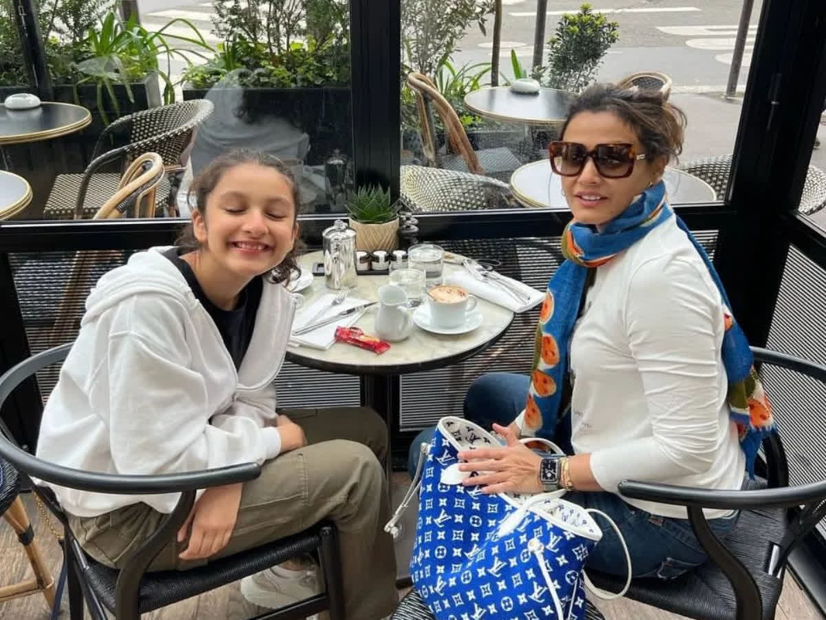 Mahesh Babu's Wife Namrata Shirodkar And Daughter Sitara Enjoy Vacation ...