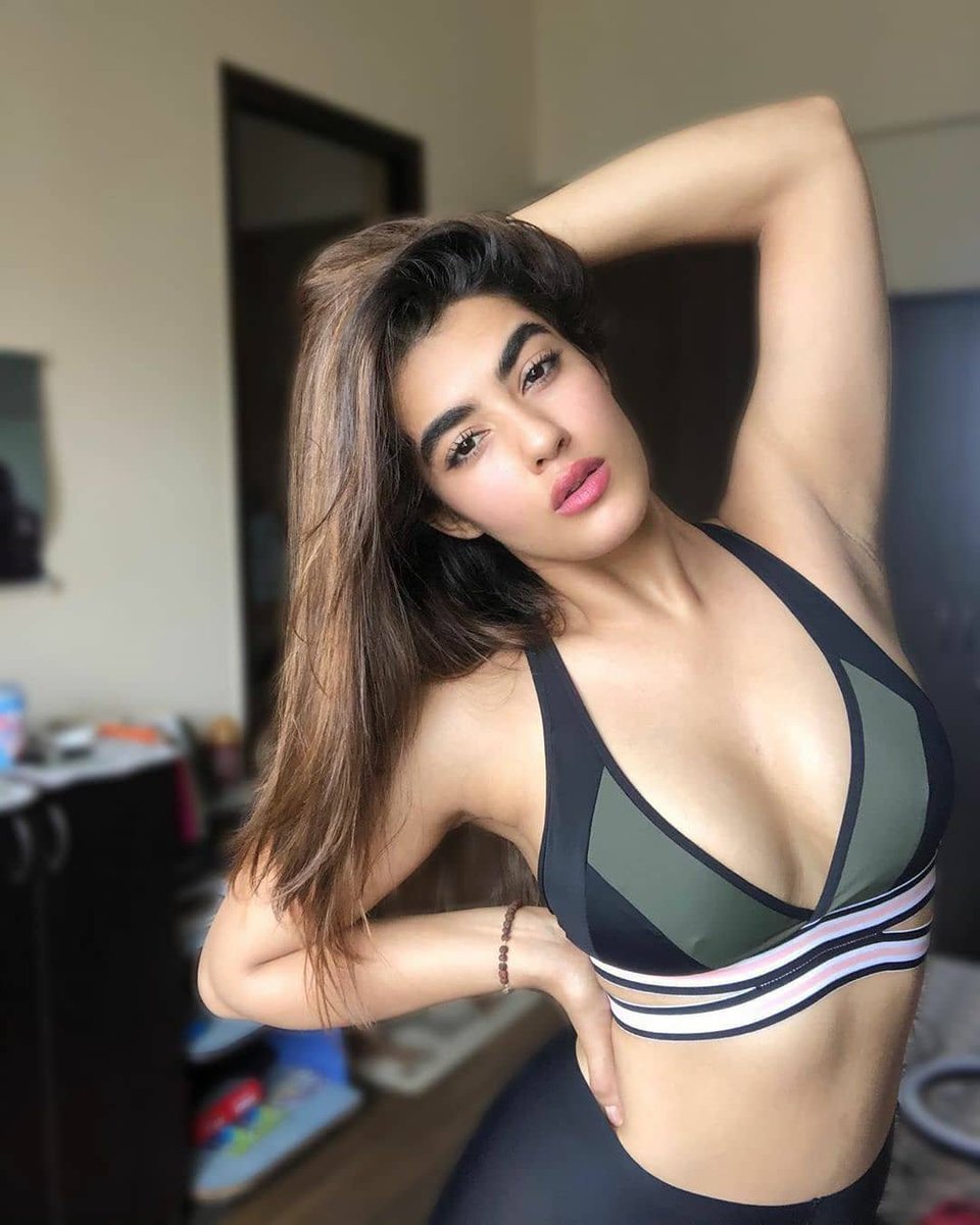 kavya thapar