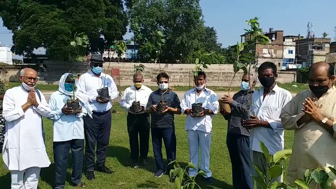 On World Environment Day, group of environmental lovers of Hazaribag increased plantation drive