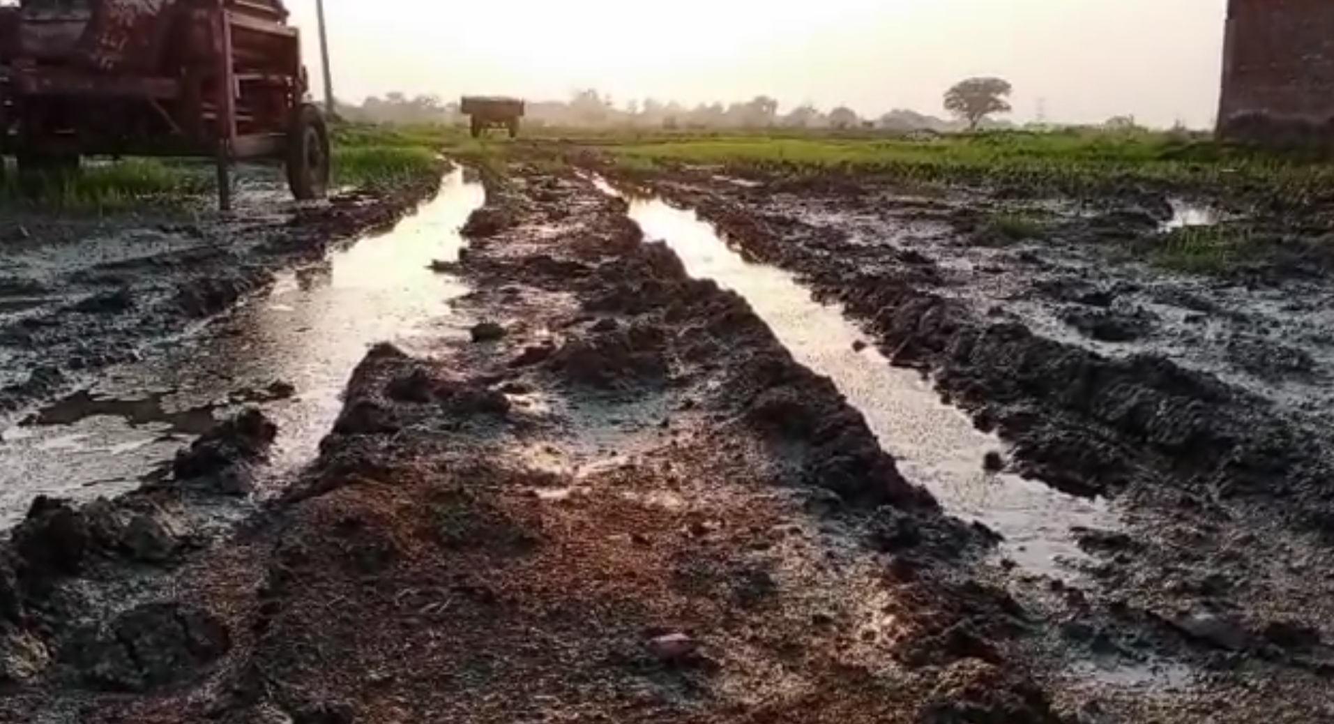 गांव की हालत बदतर