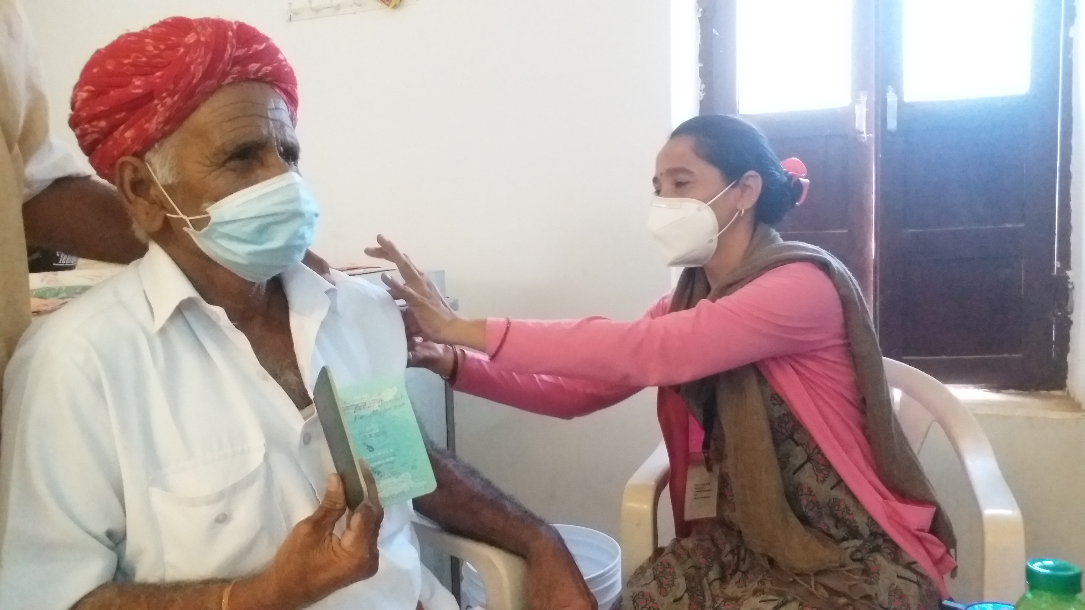 barmer, बाड़मेर ,vaccination ground report,  Pakistan displaced,  Pakistani Refugee,  Covid Vaccine,  Corona Vaccination In Rajasthan,  Corona Vaccination In barmer,  पाकिस्तान ​विस्थापित,  Vaccination Camp,  Passport,  Rajasthan News,  राजस्थान समाचार