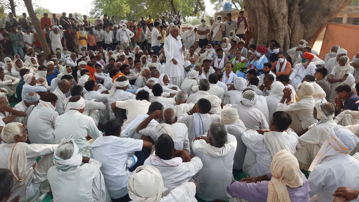 Mahapanchayat in Karauli,  water in canals from Panchna dam