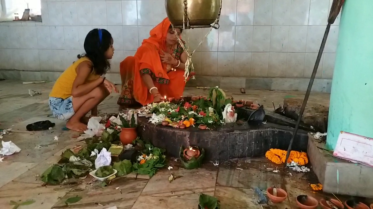 Chadak Puja tradition in Seraikela is 203 years old, People prick needles in body in worship