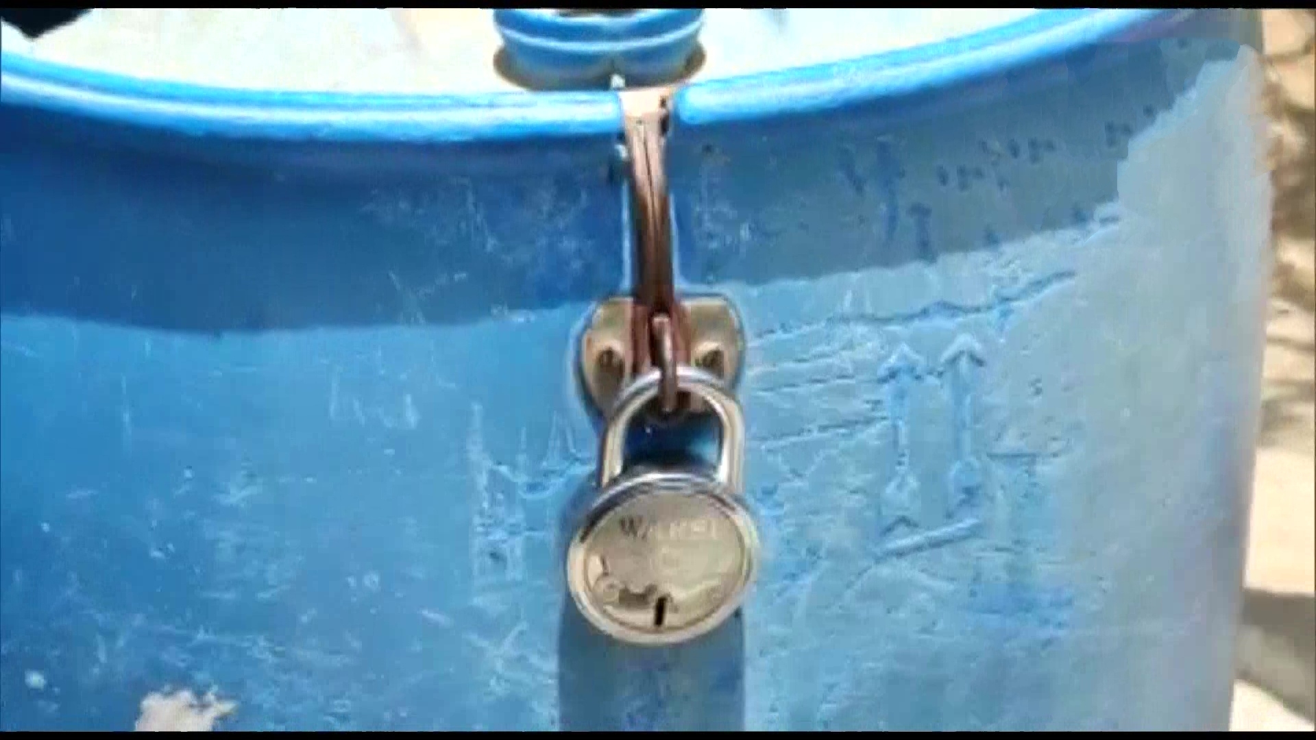 lock to water