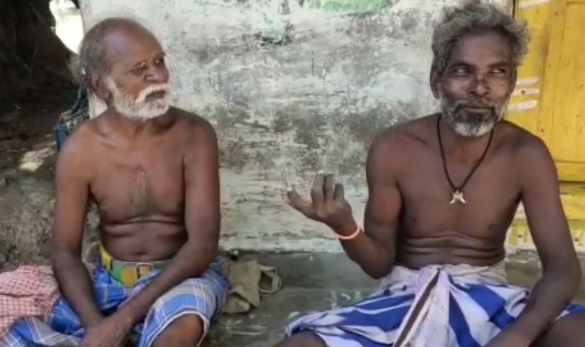 உணவின்றி தவிக்கும் பூம்பூம் மாட்டுக்காரர்கள்