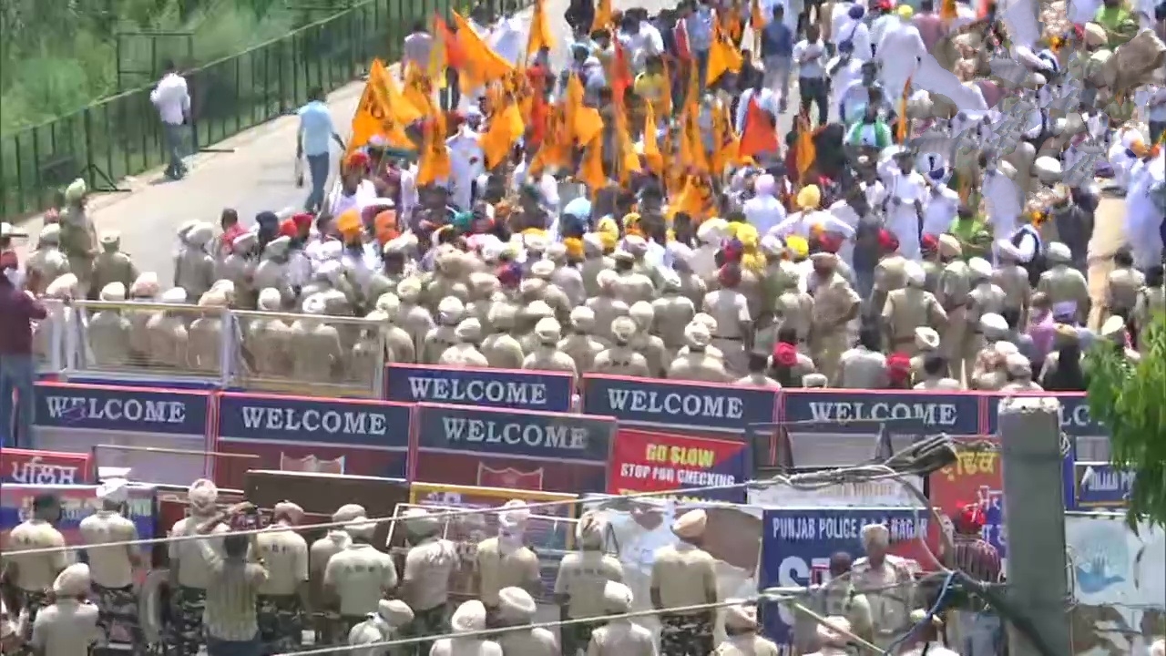 Shiromani Akali Dal (SAD) leaders hold a protest