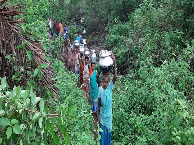 water scarcity in dumka's kolajoda village