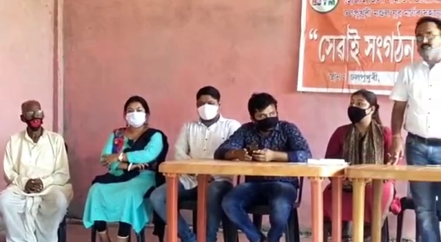 food-mask-sanitizer-distribution-at-hojai