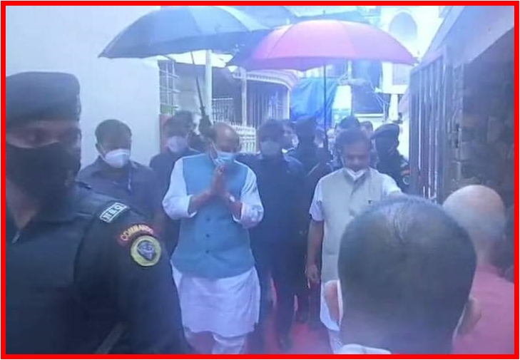 home-minister-rajnath-singh-arrives-at-kamakhya-dham-and-adopts-mother-kamakhyas-ashish