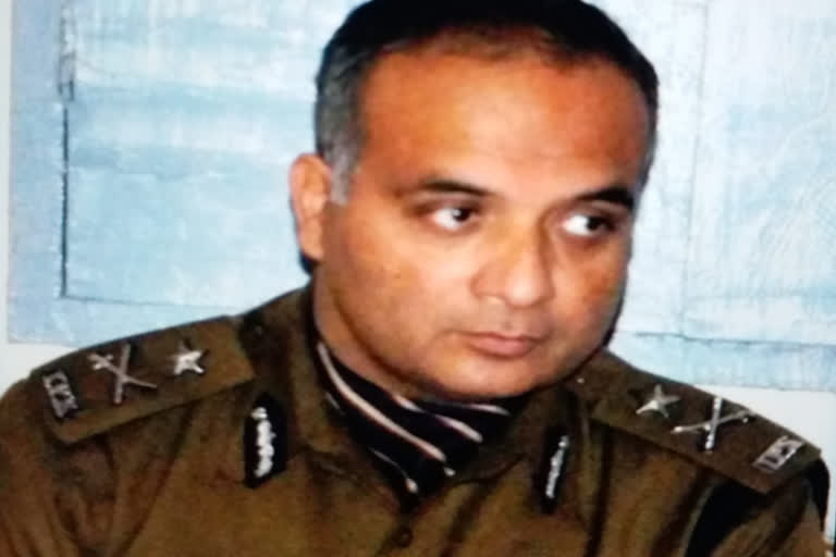 आईजी समेत कई पुलिसवाले हुए थे गिरफ्तार