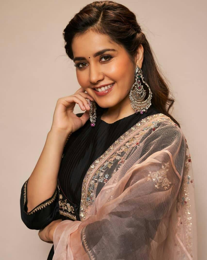 Rashi Khanna completed 7 years in Cine Industry