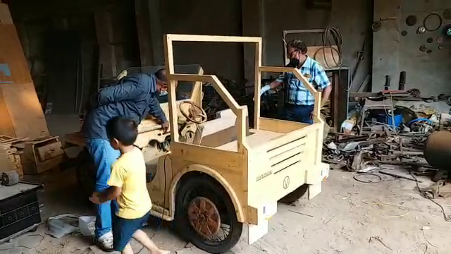 Bhilwara news, Atmanirbhar bharat, wooden electric car