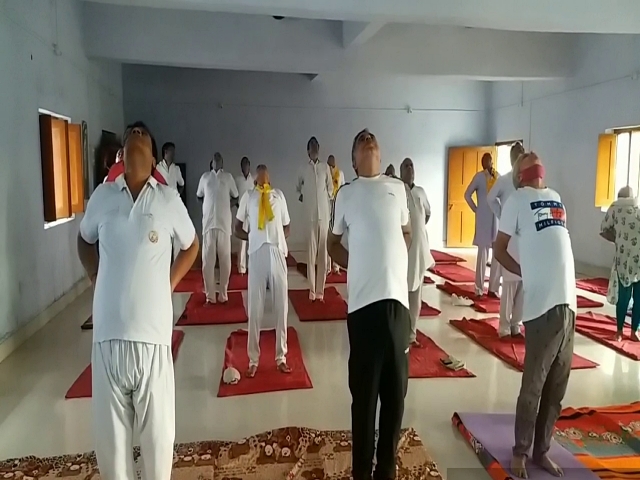 People in garhwa performed yoga