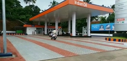 pump owner giving free petrol